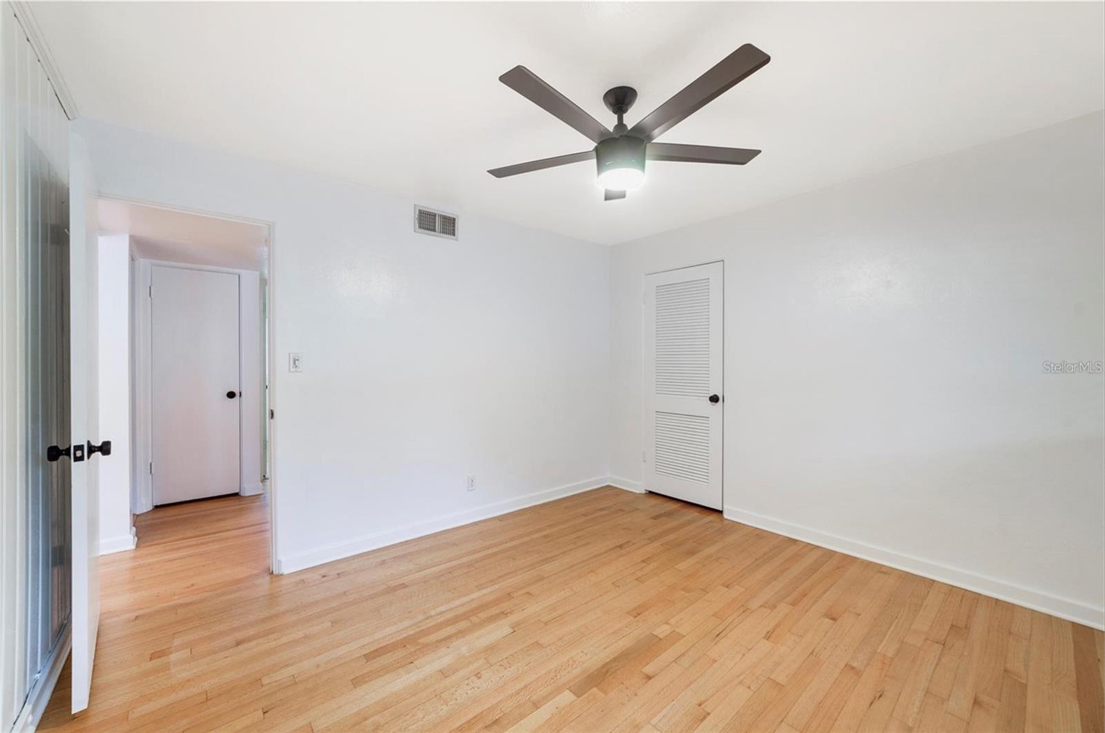 100 W NEW HAMPSHIRE ST