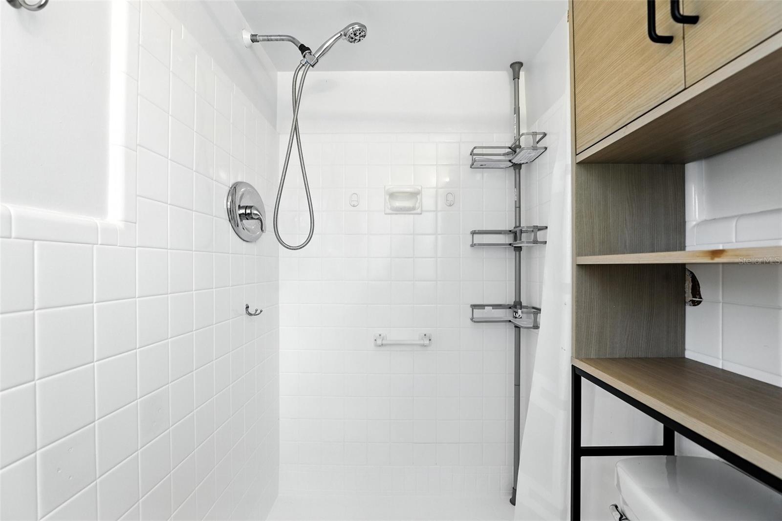 100 W NEW HAMPSHIRE ST