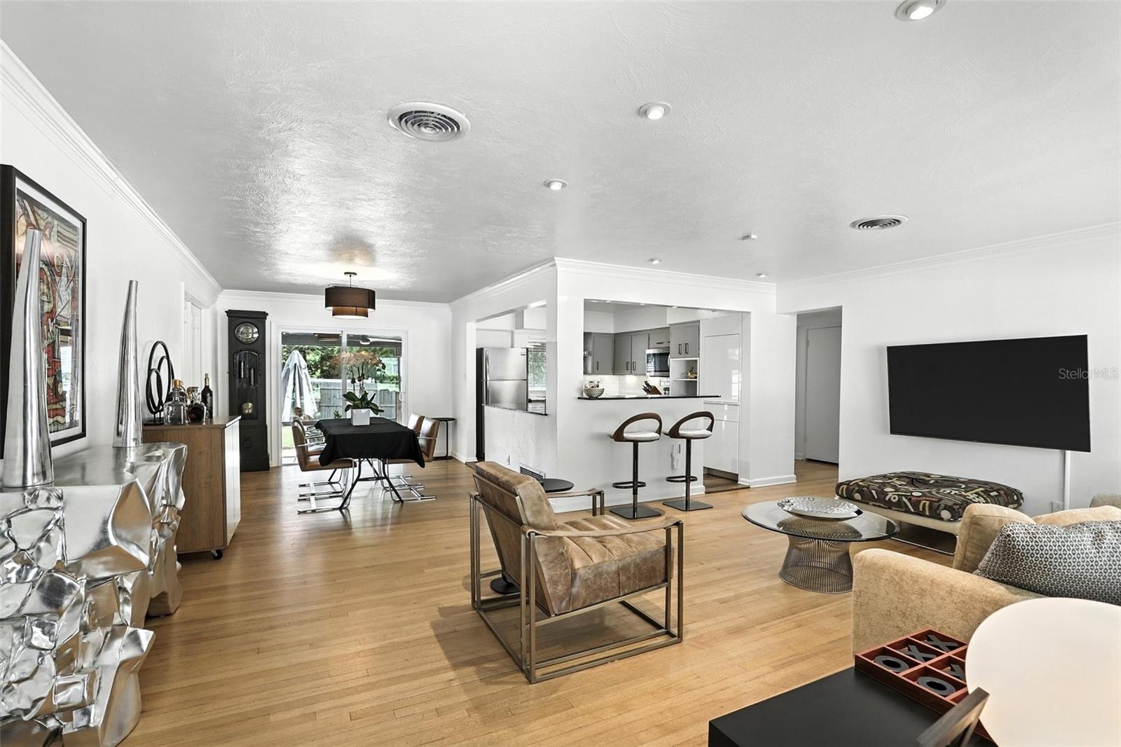 100 W NEW HAMPSHIRE ST