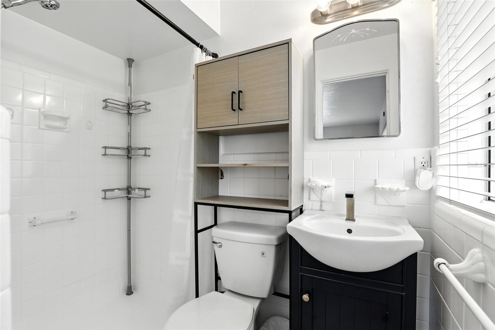 100 W NEW HAMPSHIRE ST