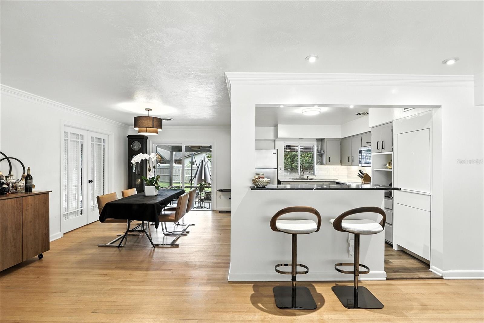 100 W NEW HAMPSHIRE ST