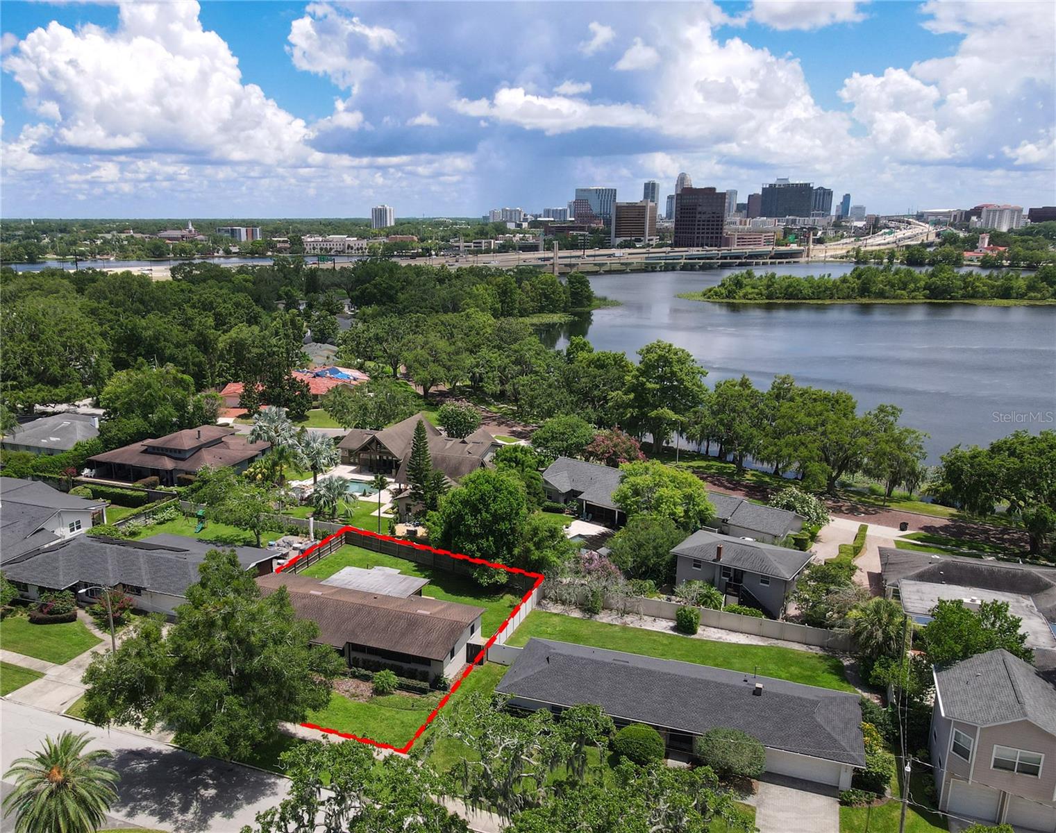 100 W NEW HAMPSHIRE ST