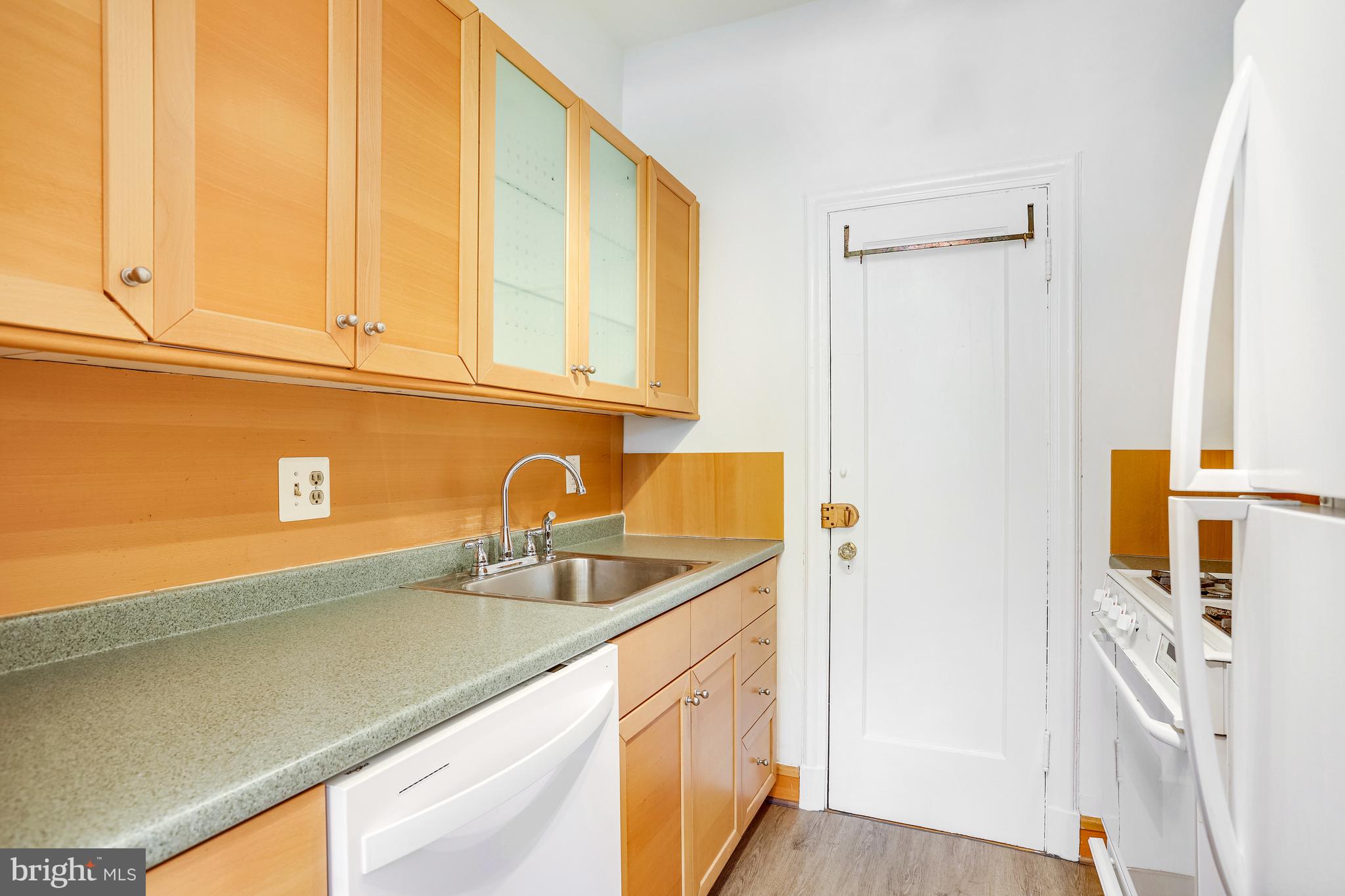 2032-2040 Belmont Rd NW #521