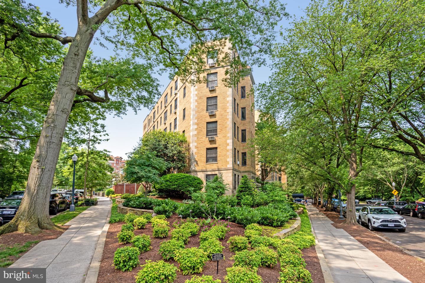 2032-2040 Belmont Rd NW #521