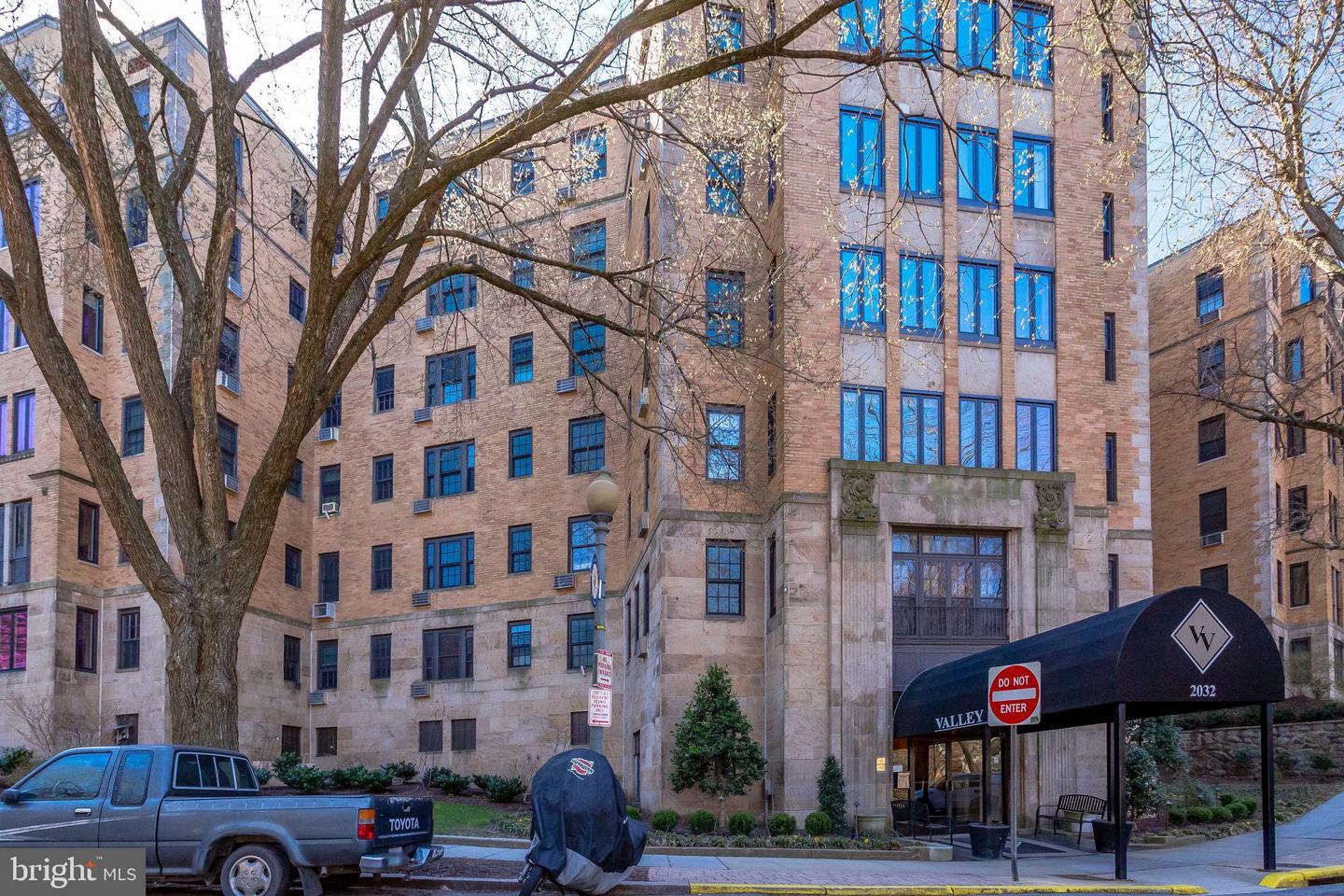 2032-2040 Belmont Rd NW #521