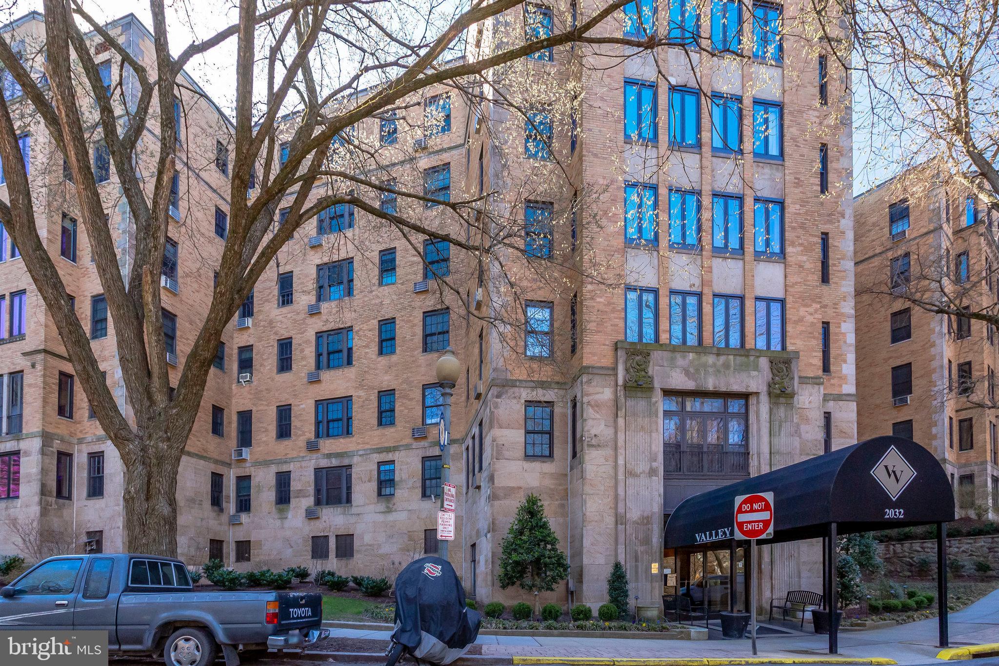 2032-2040 Belmont Rd NW #521