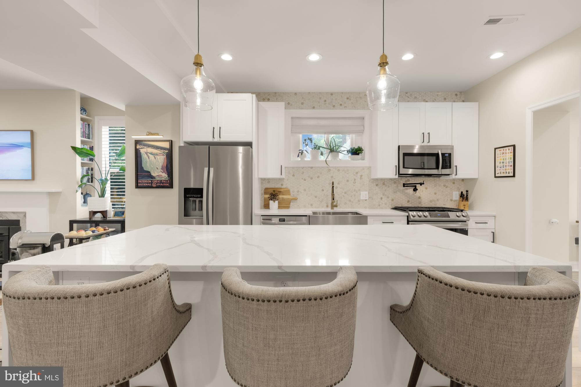 1217 TAYLOR STREET NE