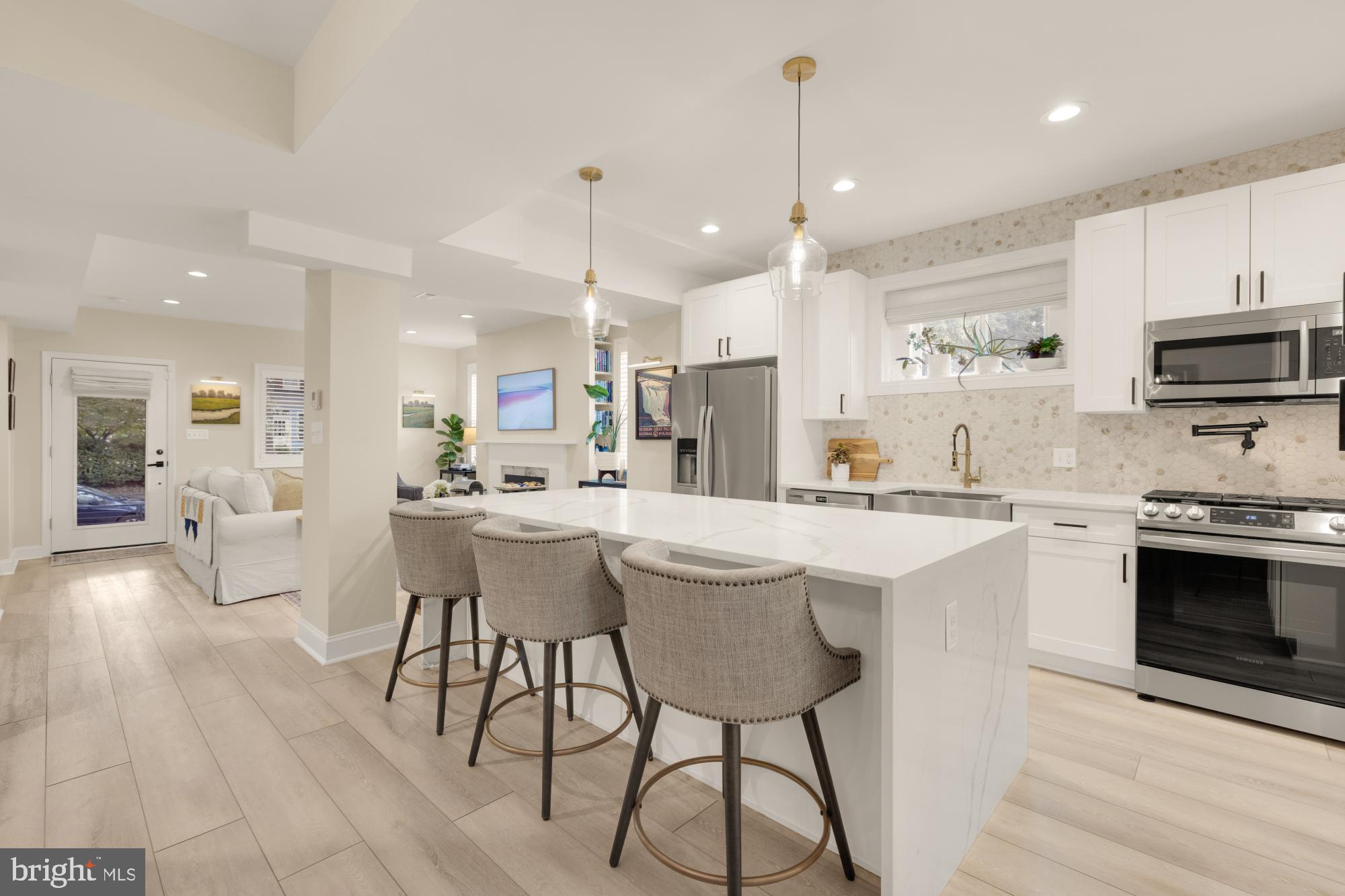 1217 TAYLOR STREET NE