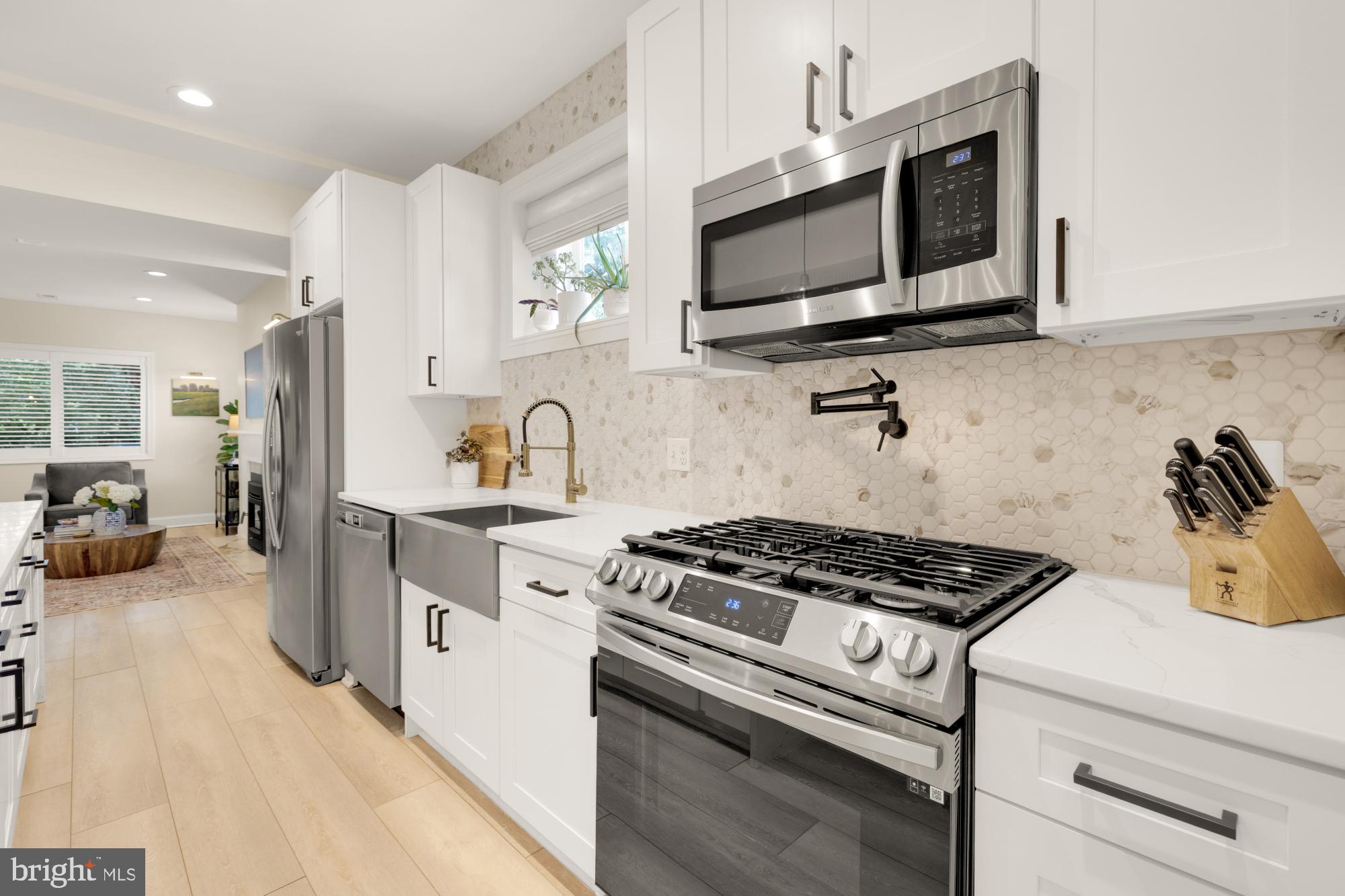 1217 TAYLOR STREET NE