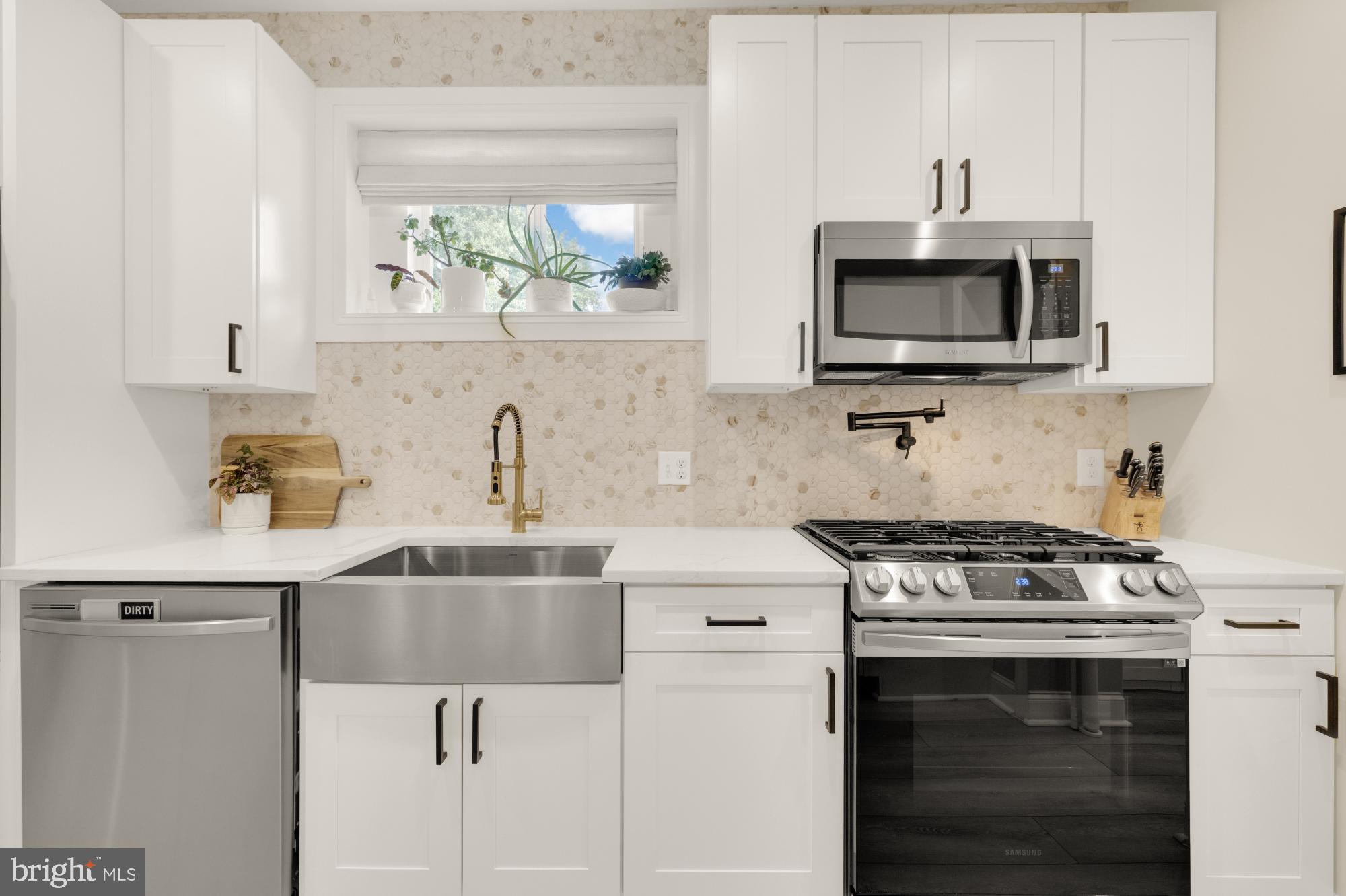 1217 TAYLOR STREET NE