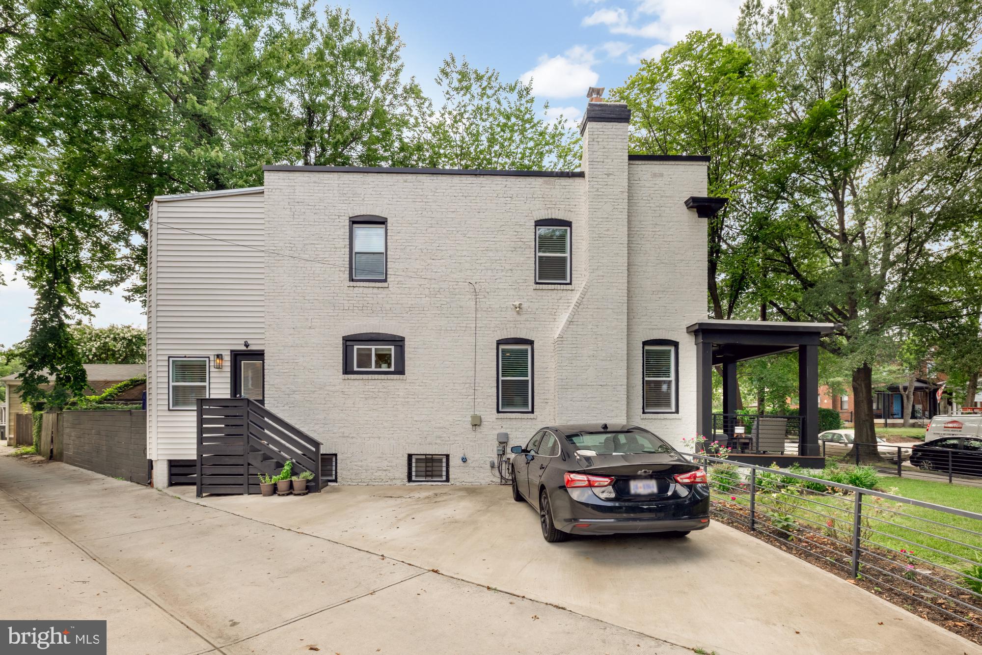 1217 TAYLOR STREET NE