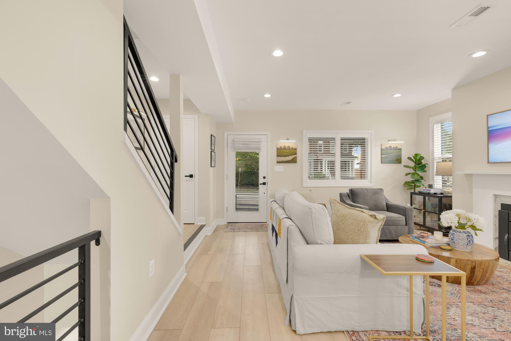 1217 TAYLOR STREET NE