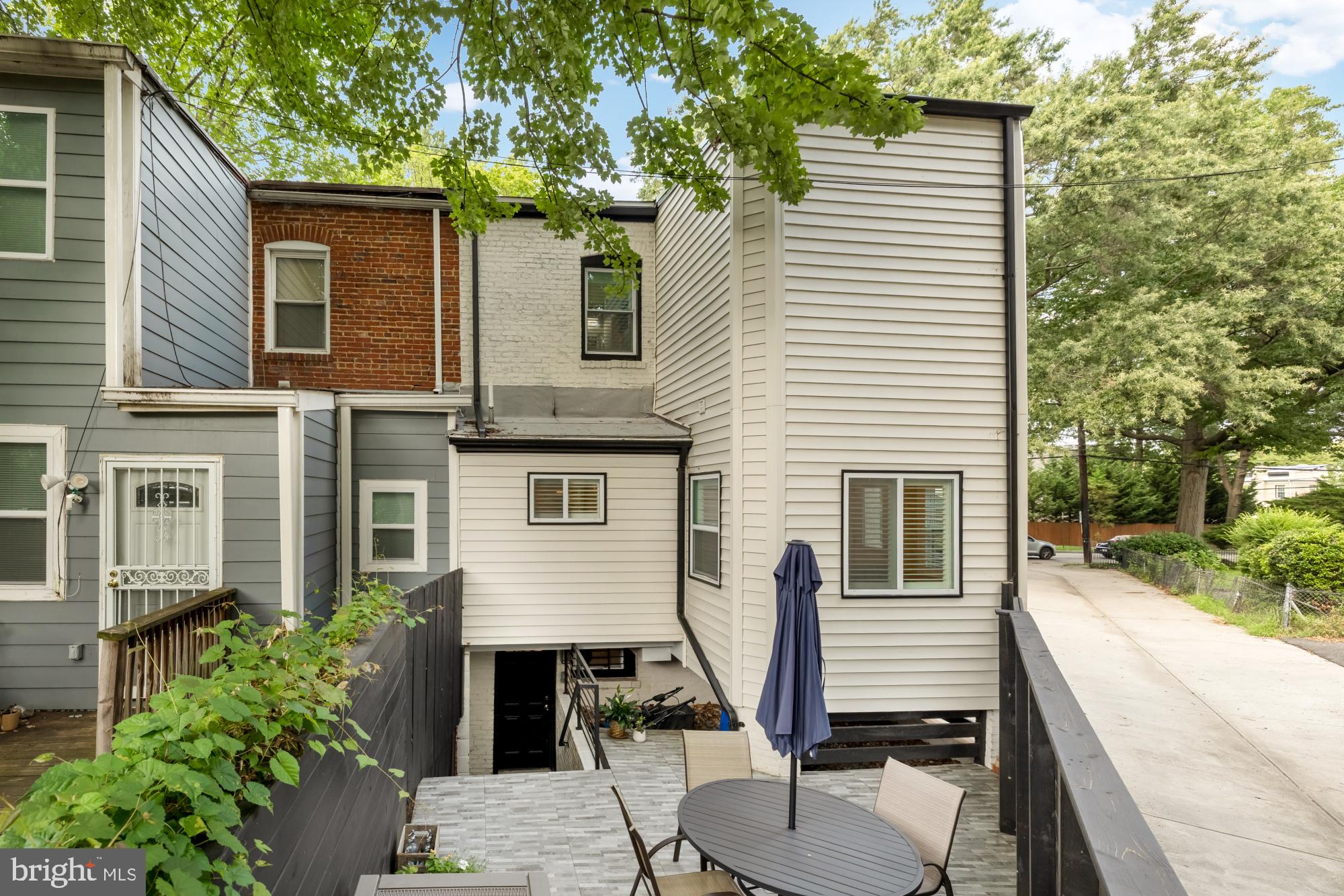 1217 TAYLOR STREET NE