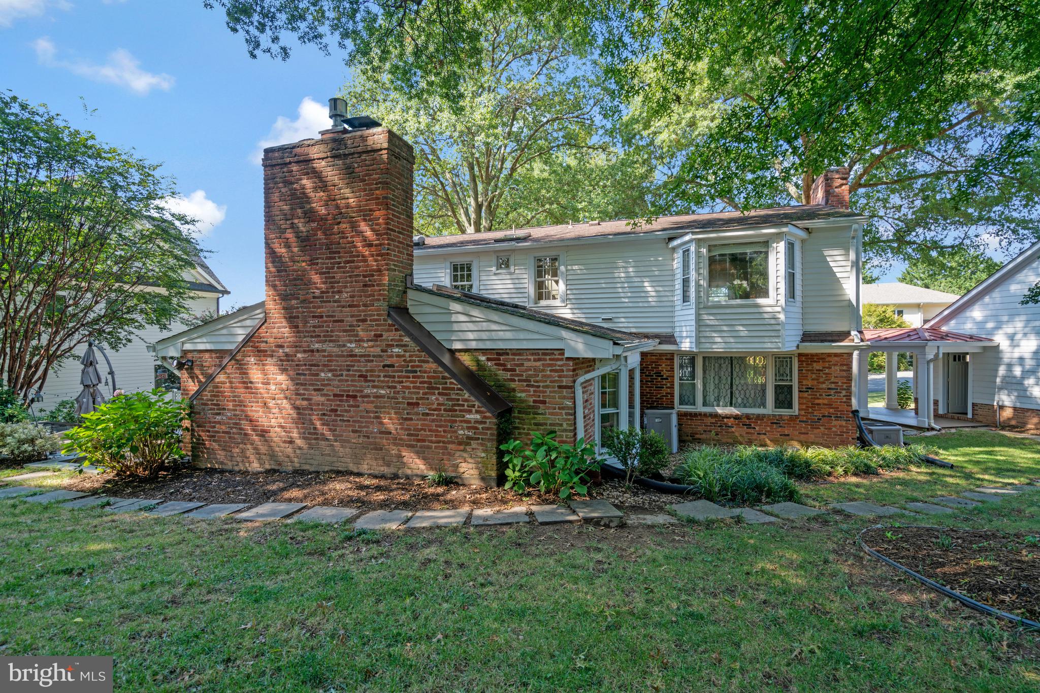 3413 N BUCHANAN STREET