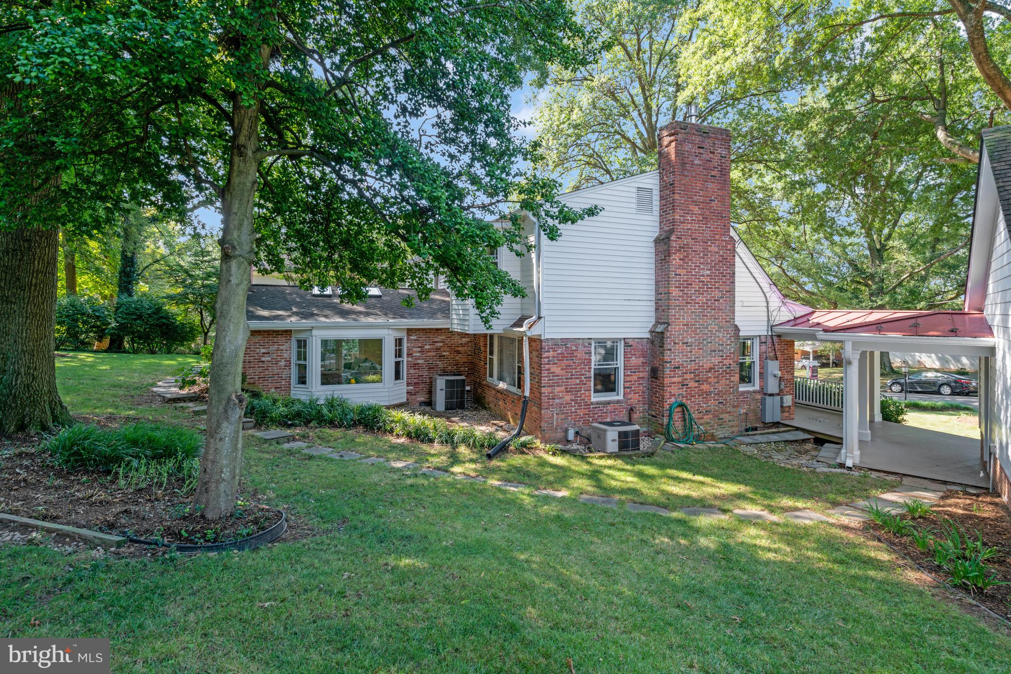 3413 N BUCHANAN STREET
