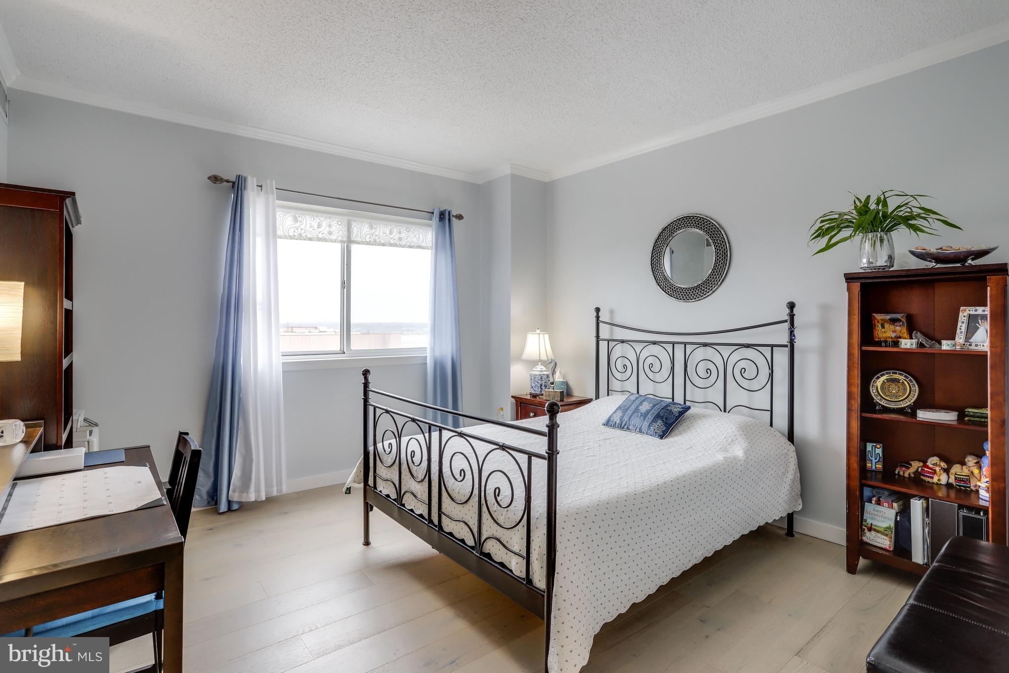 1211 S Eads St #1904