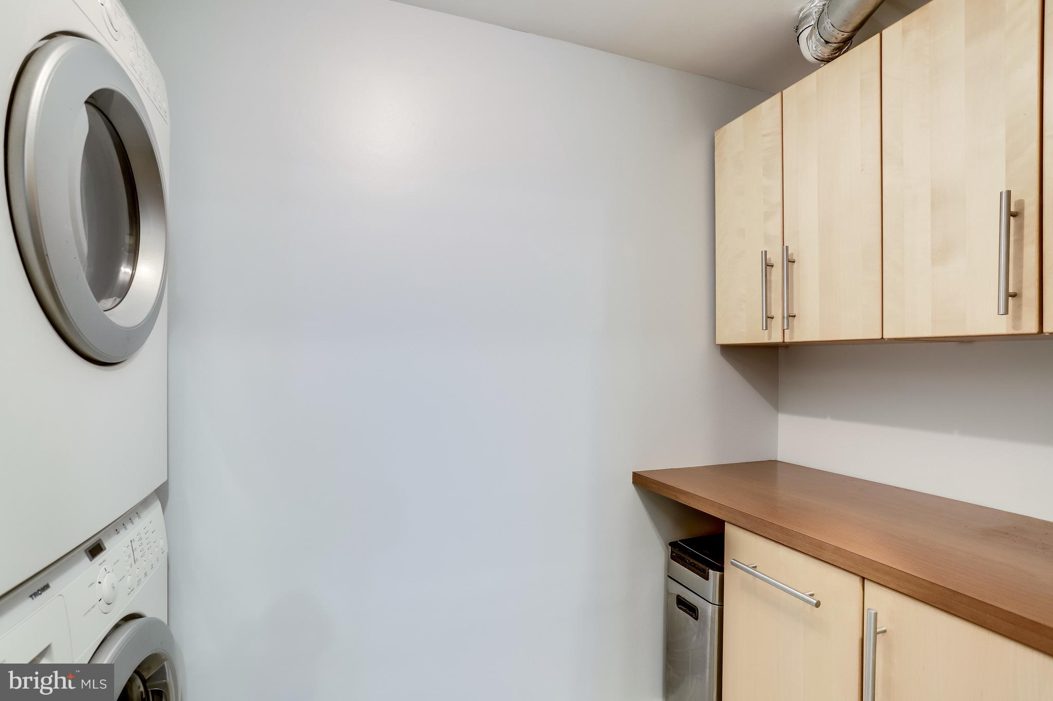 1211 S Eads St #1904