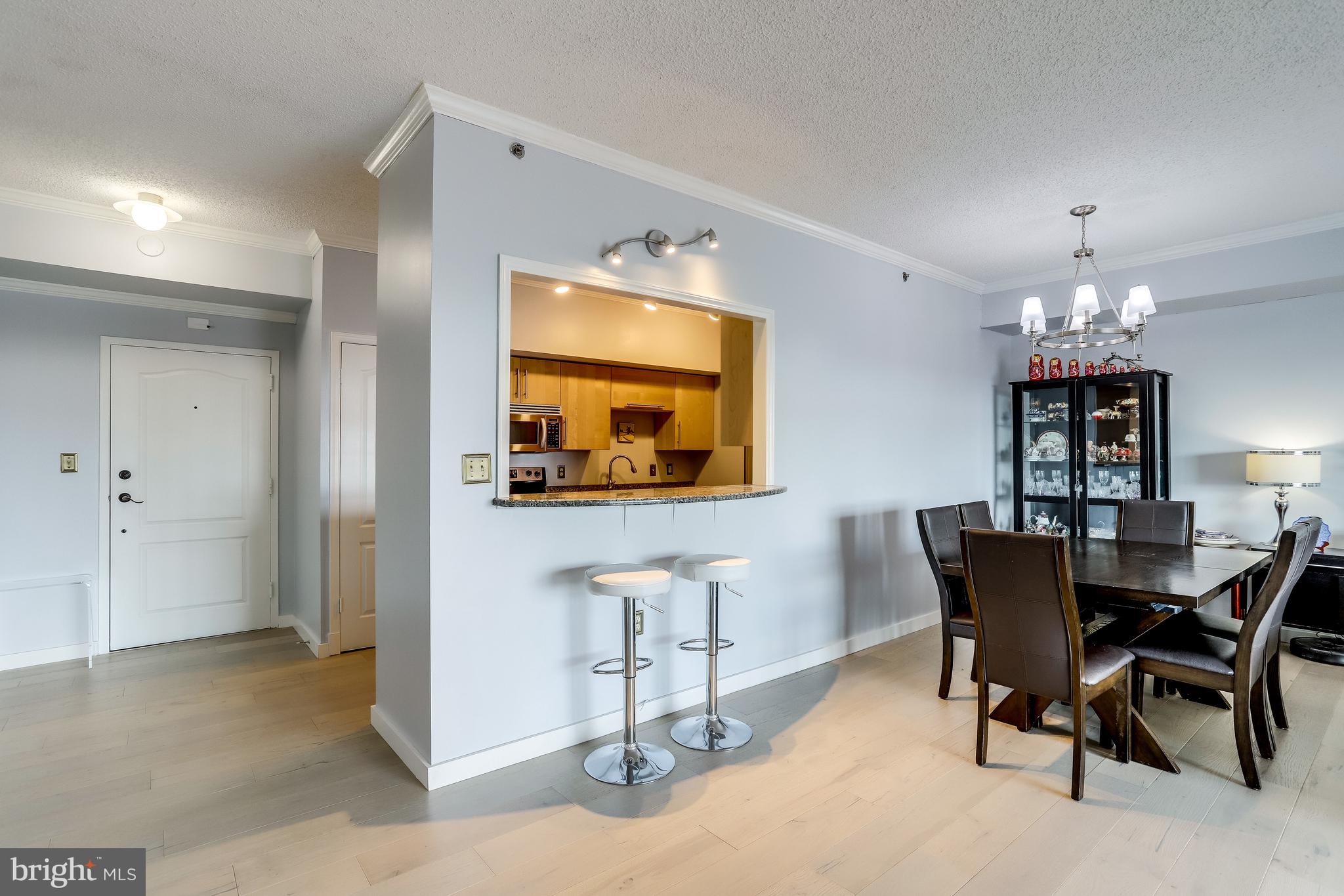 1211 S Eads St #1904