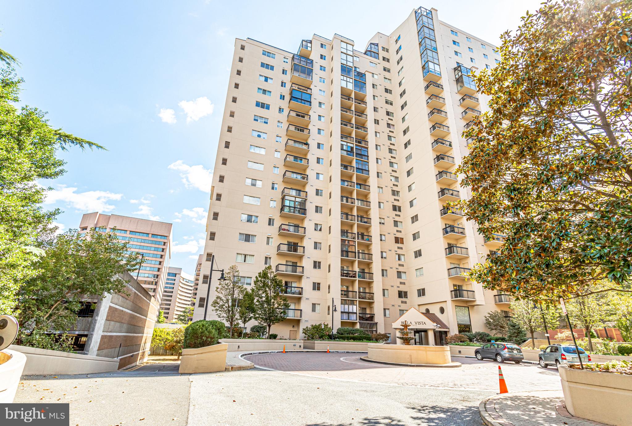 1211 S Eads St #1904