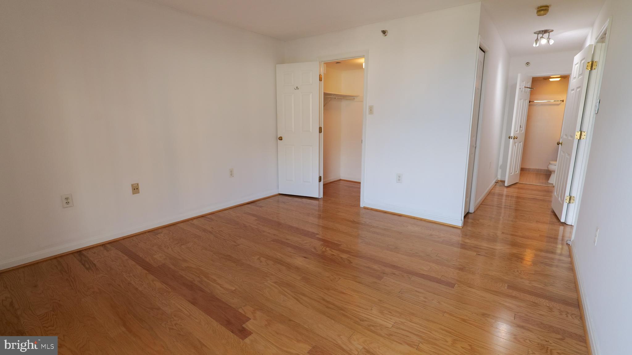 1301 N COURTHOUSE RD #1102