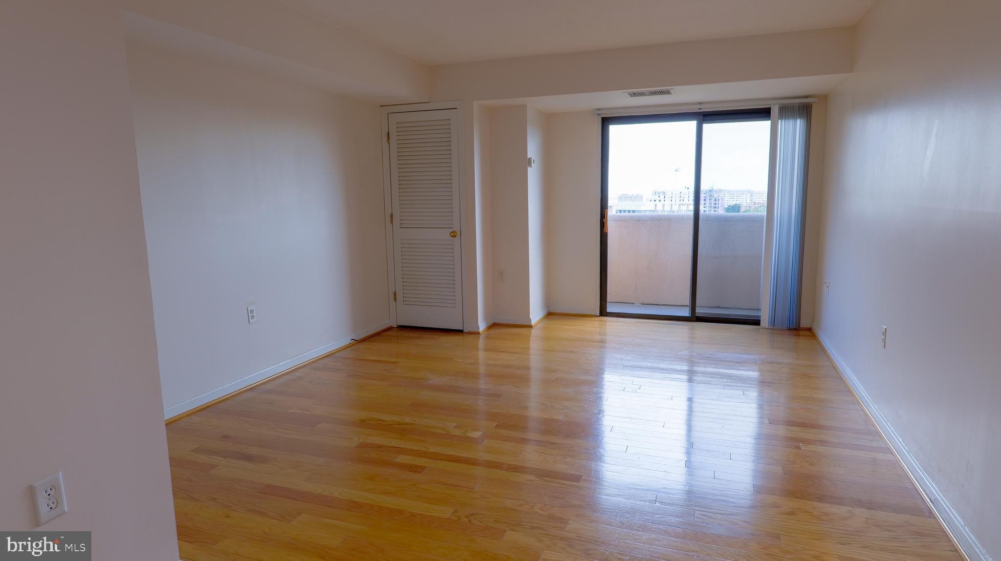 1301 N COURTHOUSE RD #1102