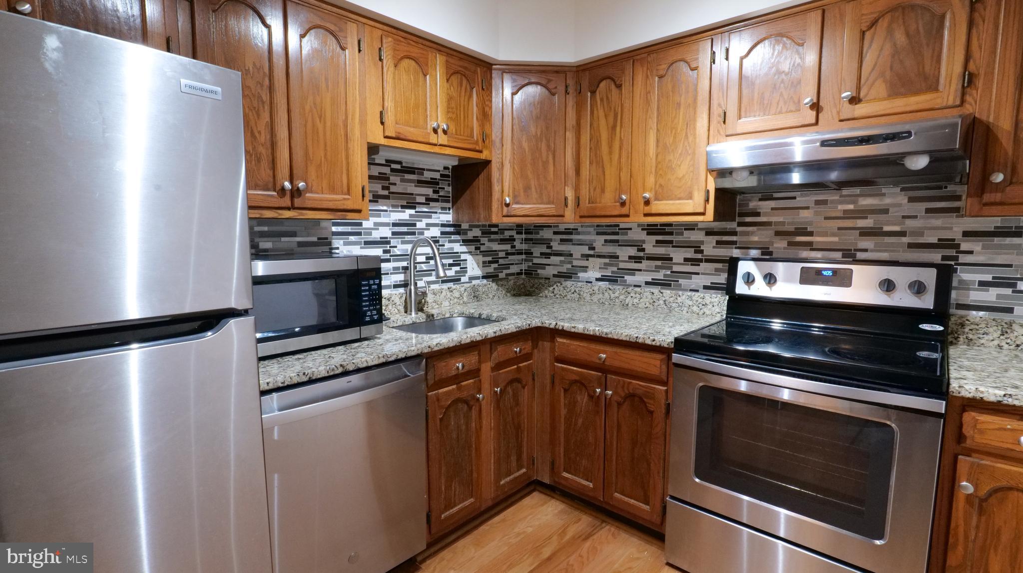1301 N COURTHOUSE RD #1102