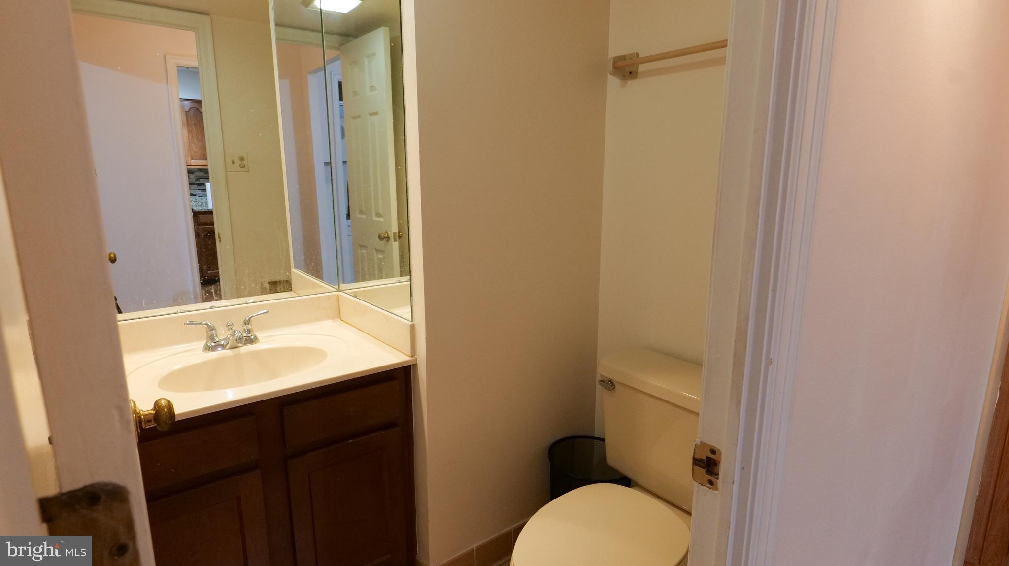 1301 N COURTHOUSE RD #1102