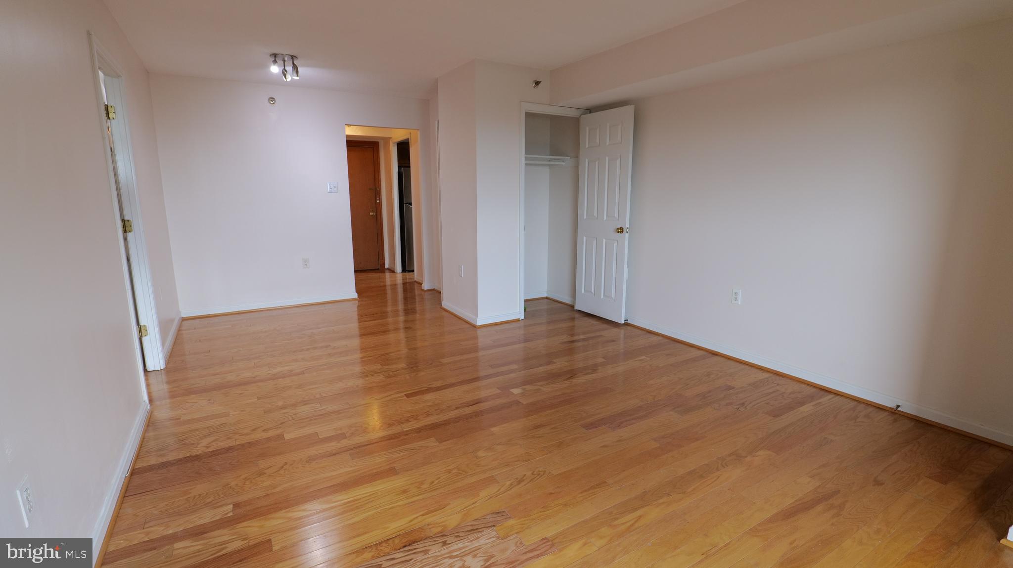 1301 N COURTHOUSE RD #1102