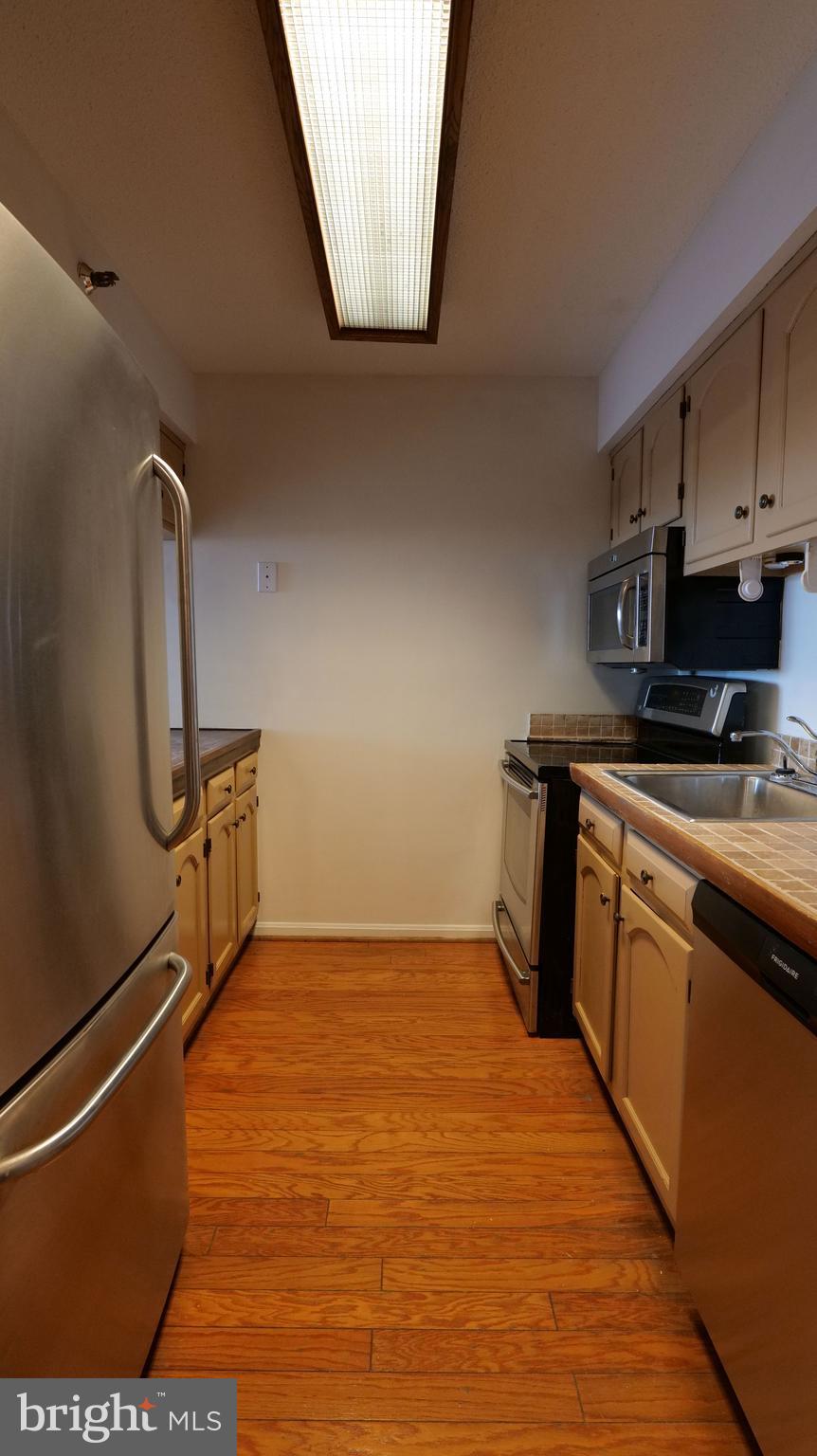 1301 N COURTHOUSE RD #1104