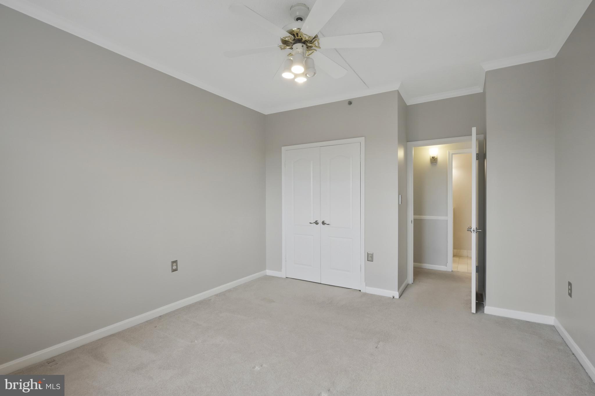 1211 S EADS ST #1704