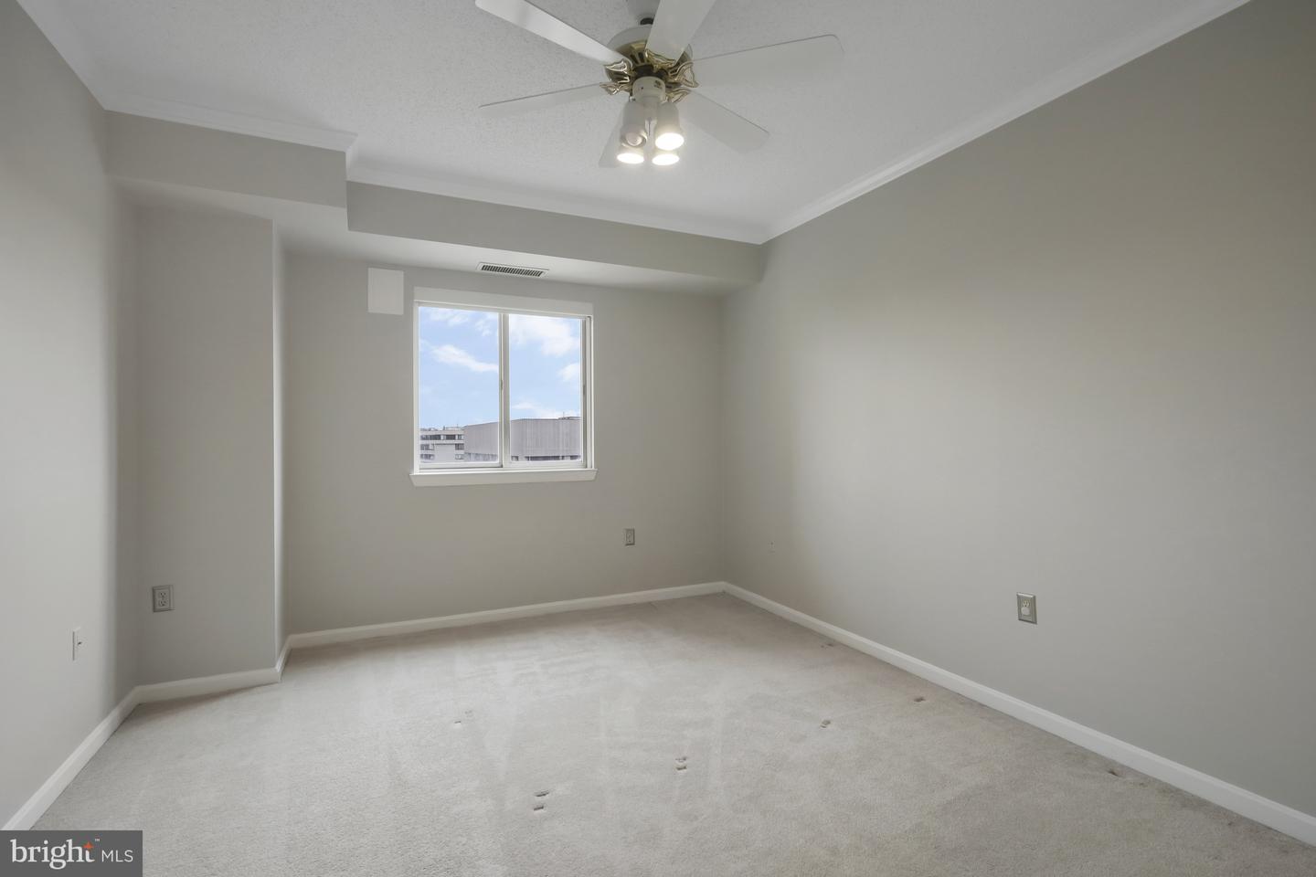 1211 S EADS ST #1704