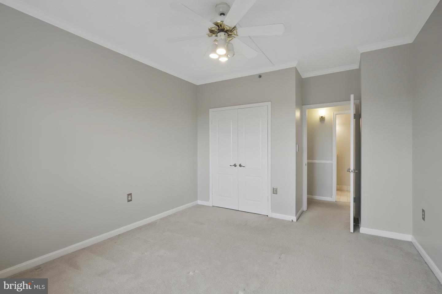 1211 S EADS ST #1704