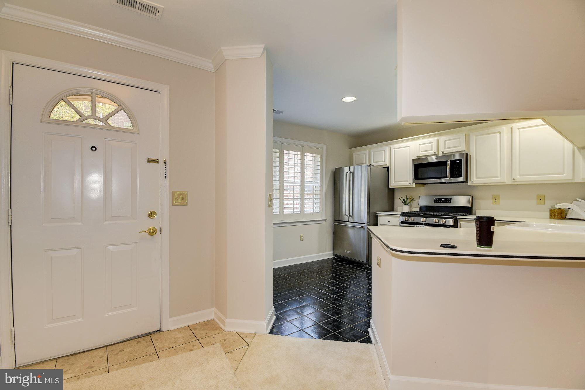 6924 FAIRFAX DR #204