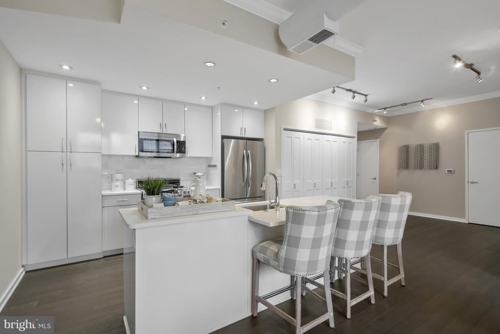 3409 Wilson Blvd #204