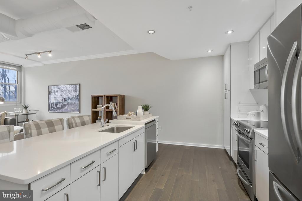 3409 Wilson Blvd #204
