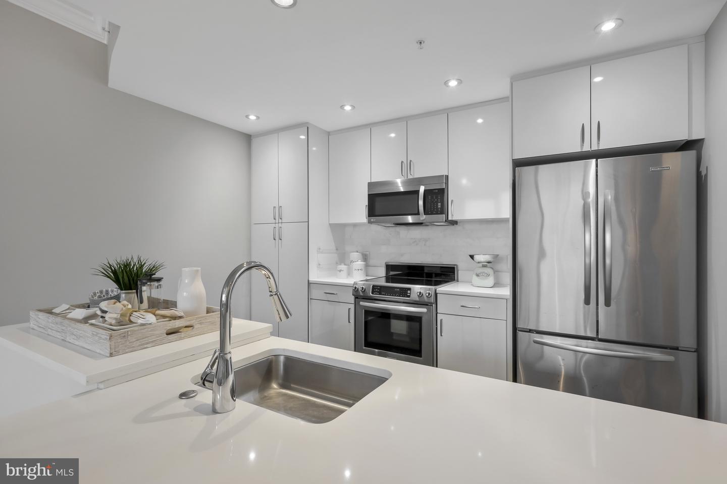3409 Wilson Blvd #204