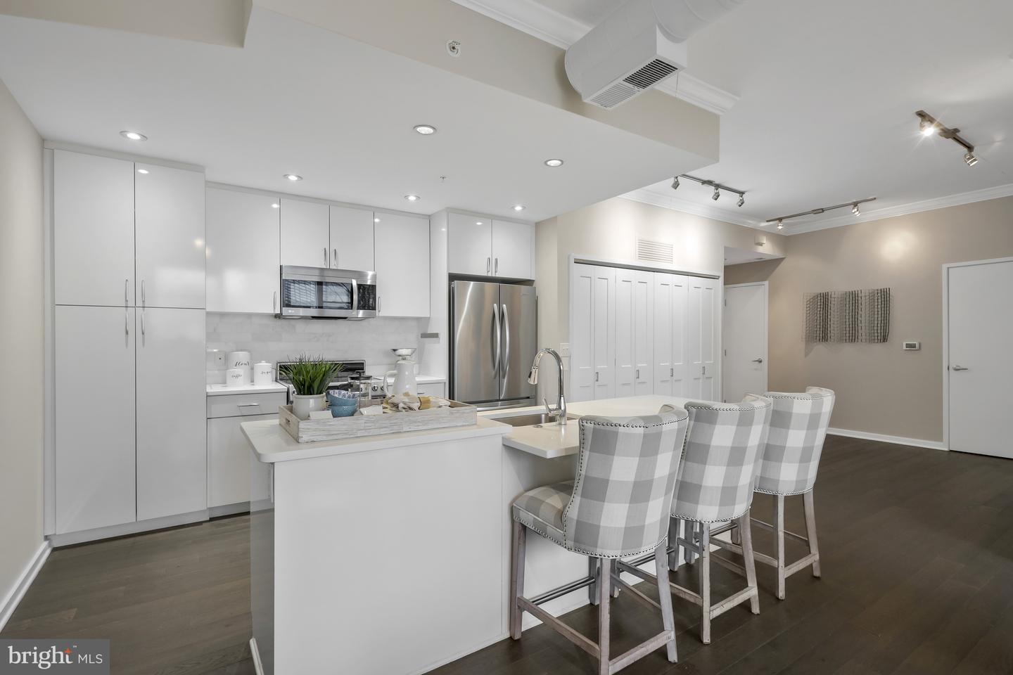 3409 Wilson Blvd #204