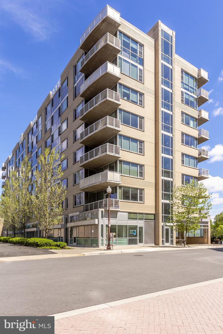 3409 Wilson Blvd #204