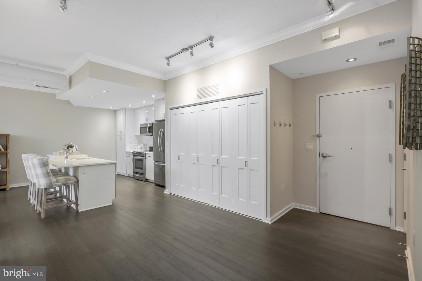 3409 Wilson Blvd #204