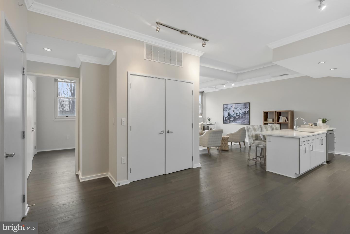 3409 Wilson Blvd #204