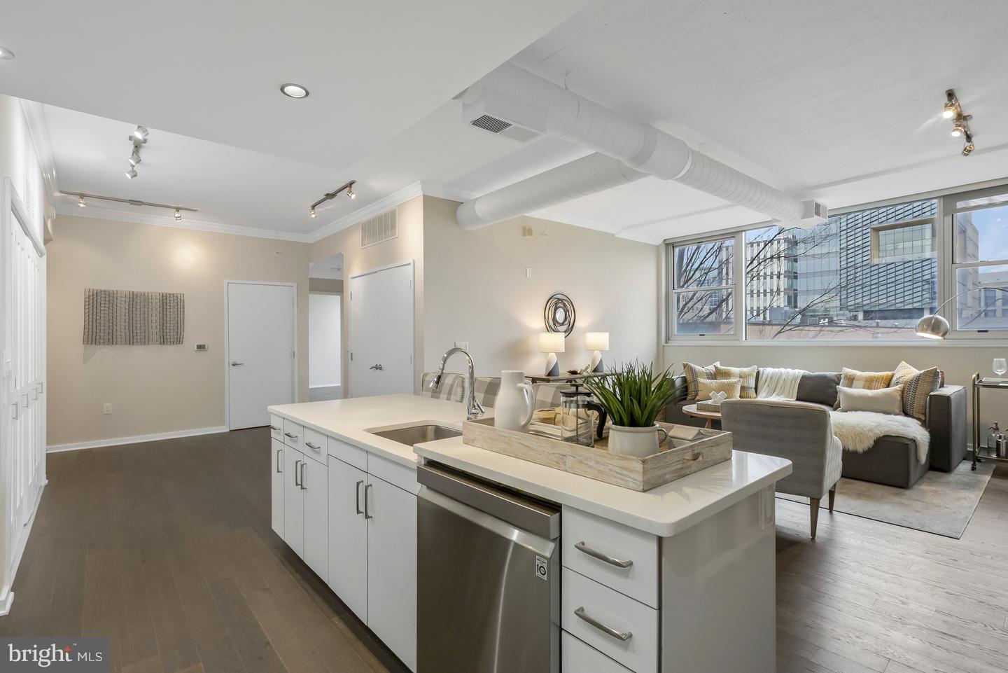 3409 Wilson Blvd #204