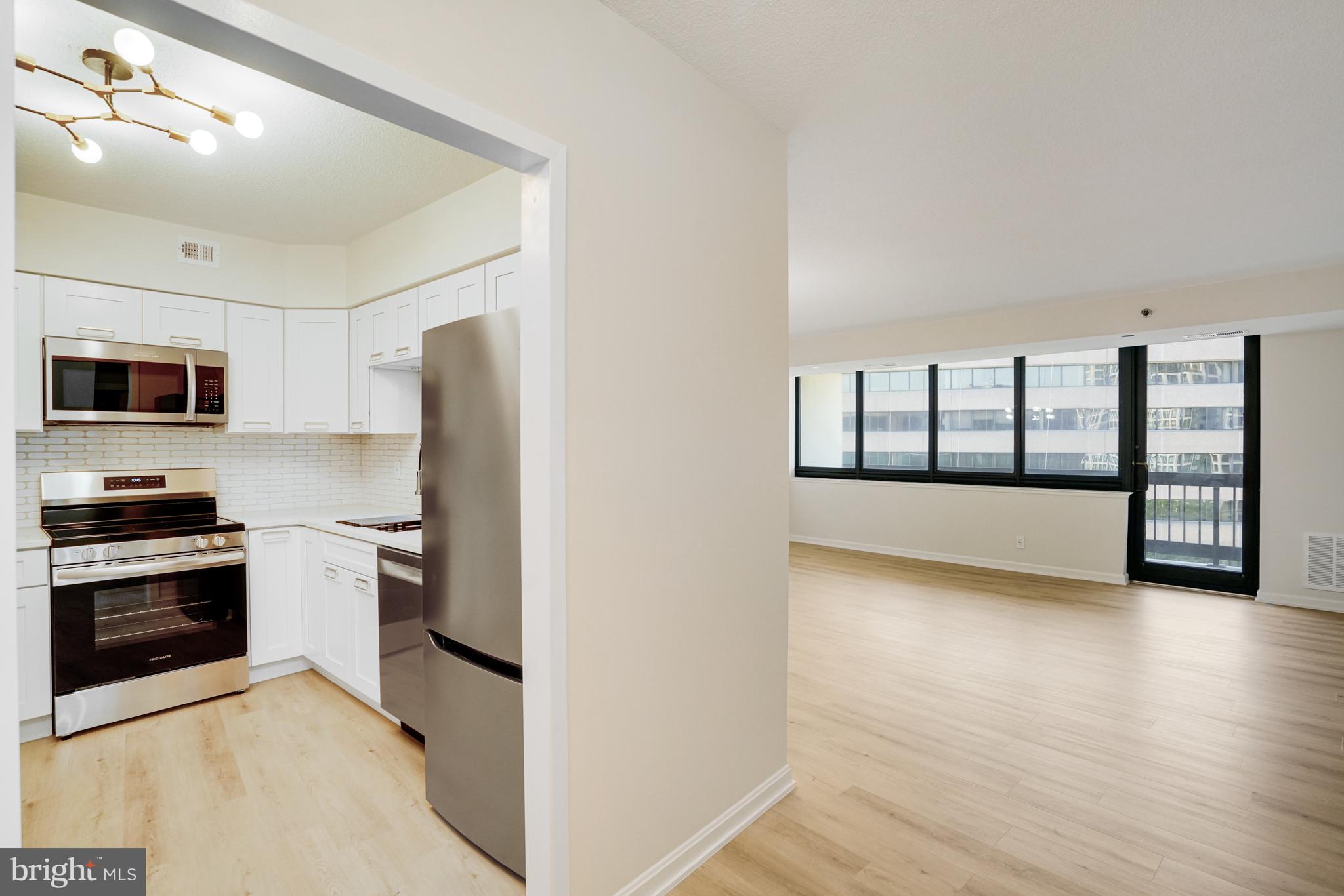 1805 Crystal Dr #1016s