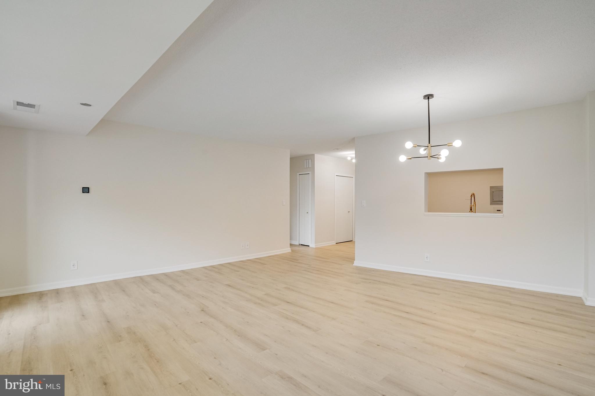 1805 Crystal Dr #1016s