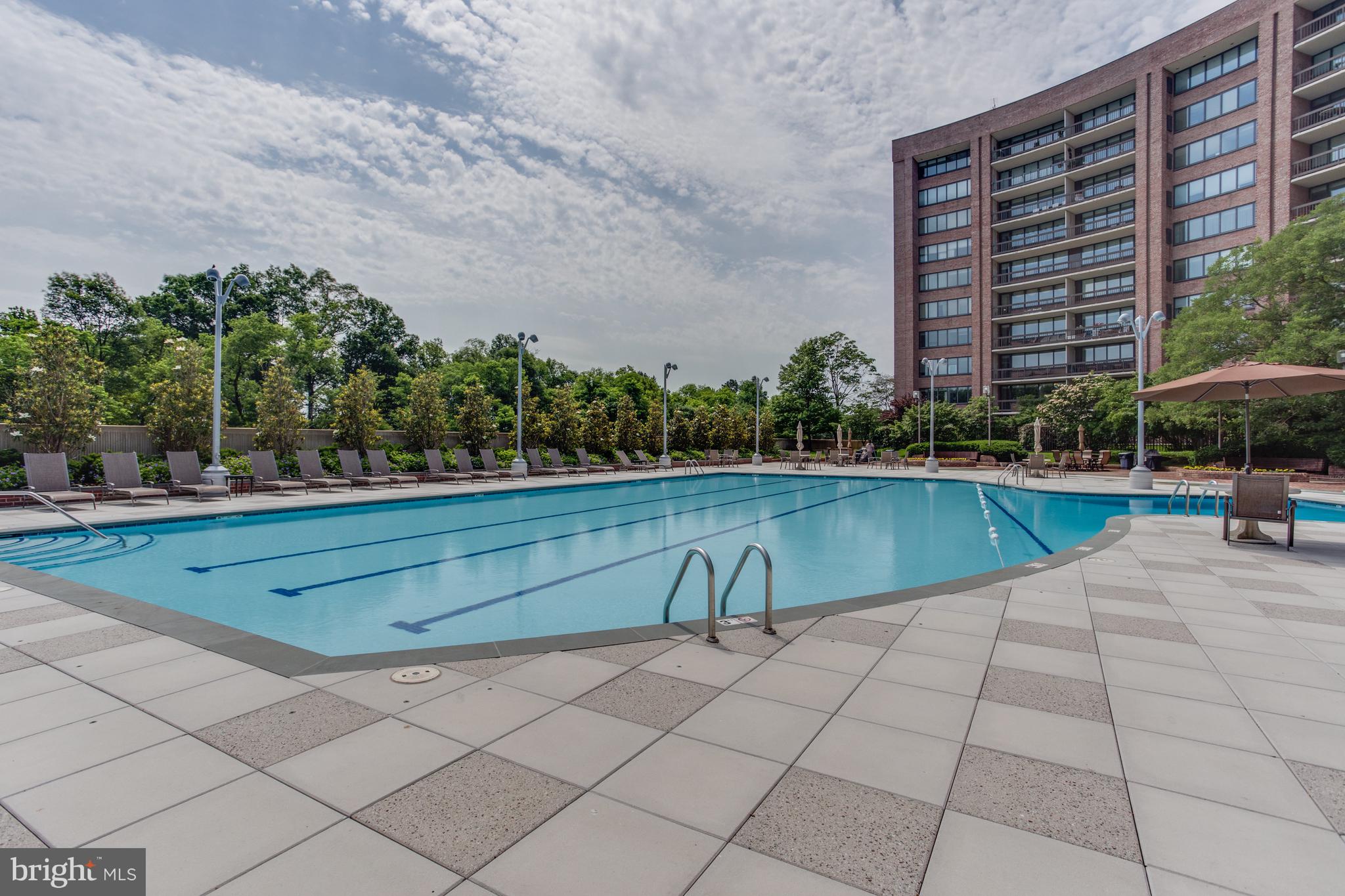 1805 Crystal Dr #1016s