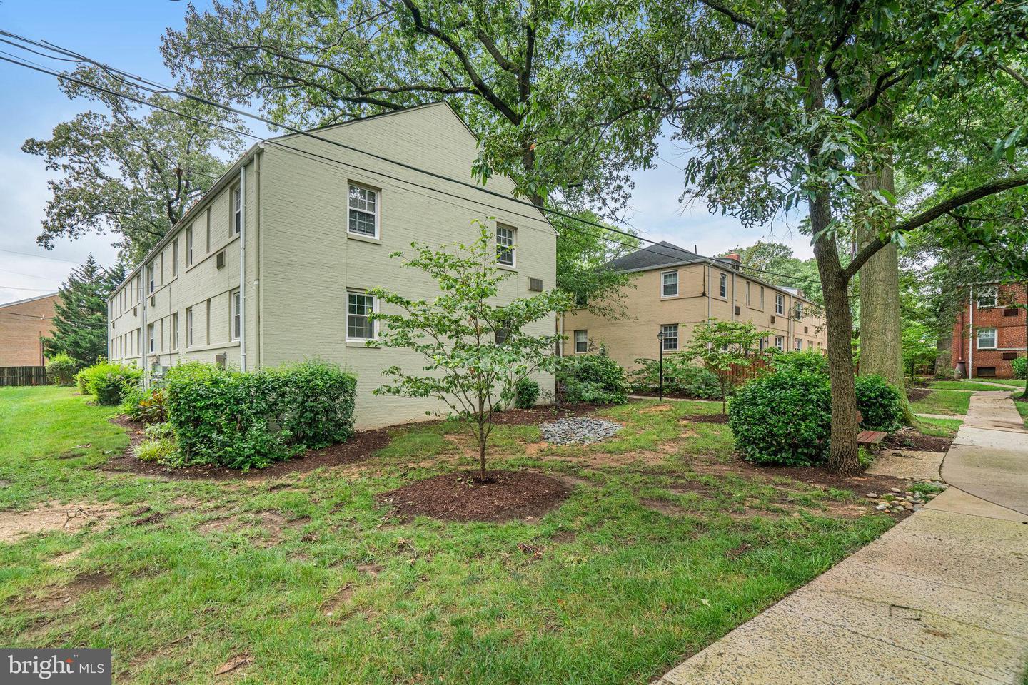 105 N George Mason Dr N #105-2