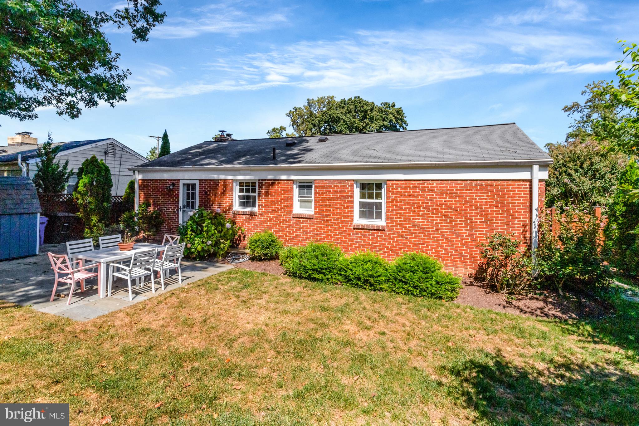 6086 9TH ROAD N
