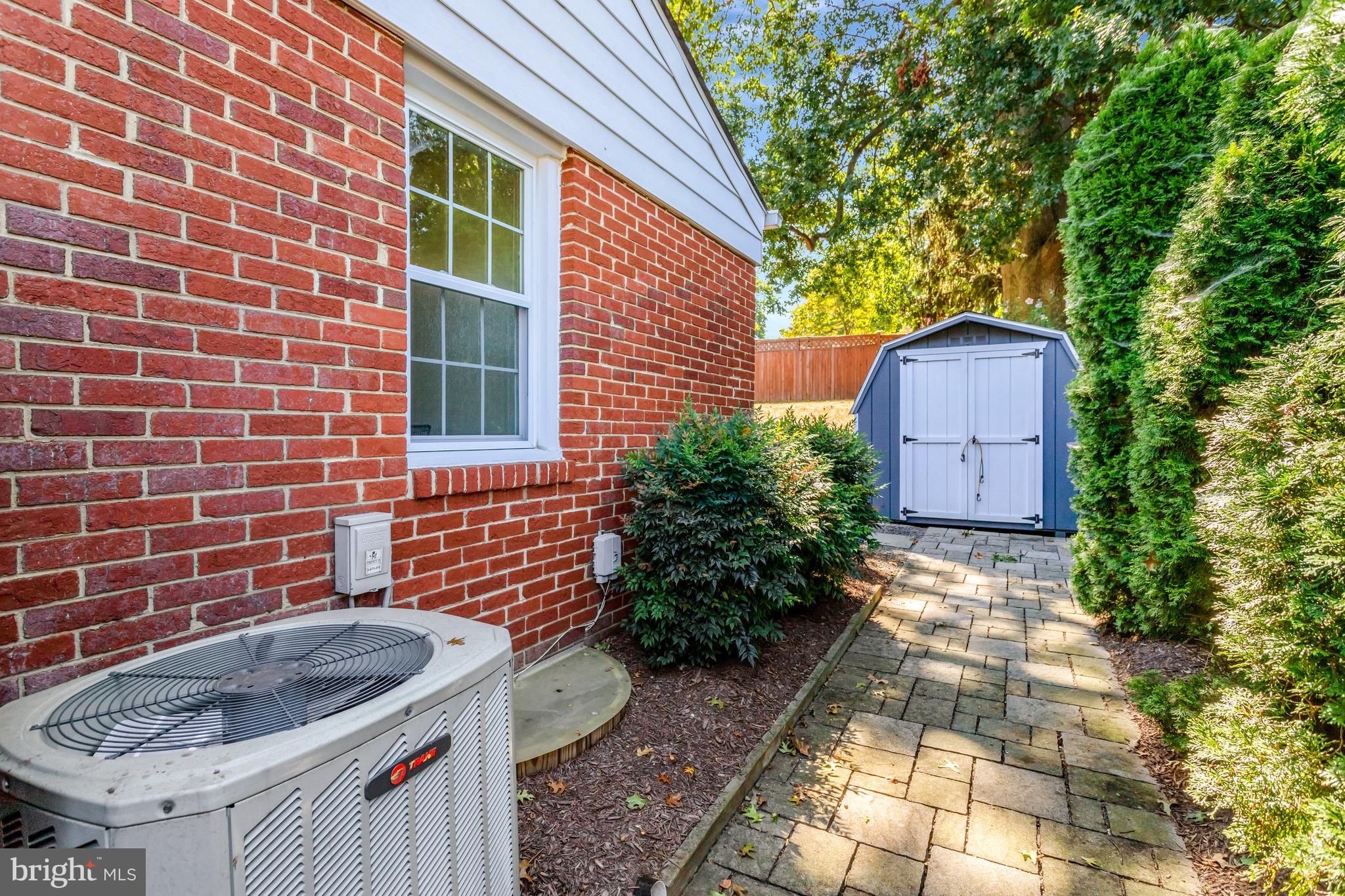 6086 9TH ROAD N