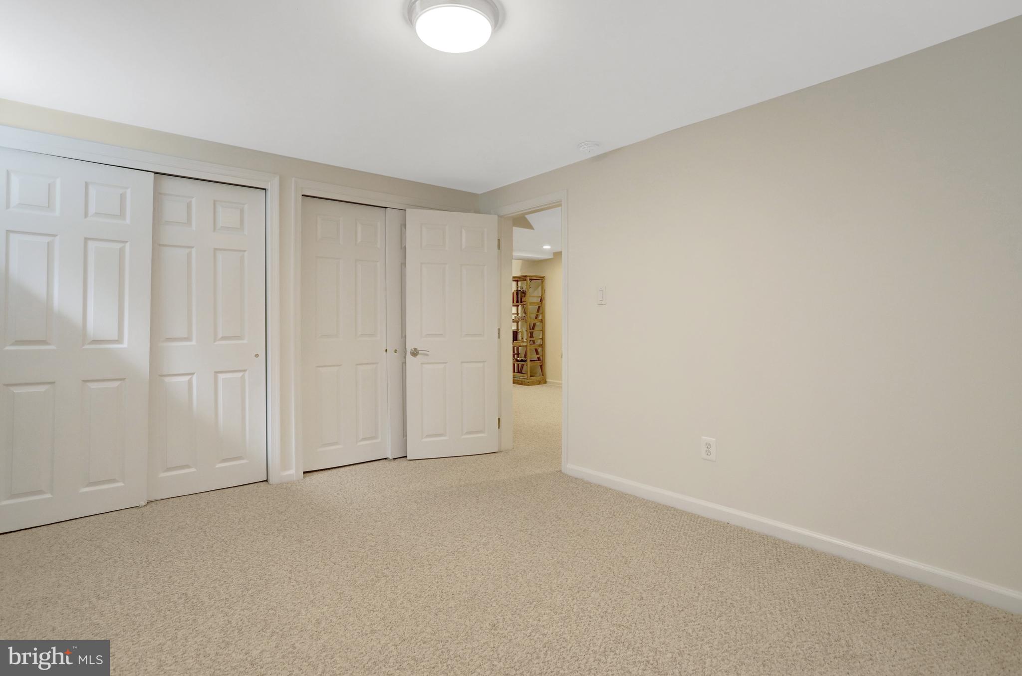 6086 9TH ROAD N
