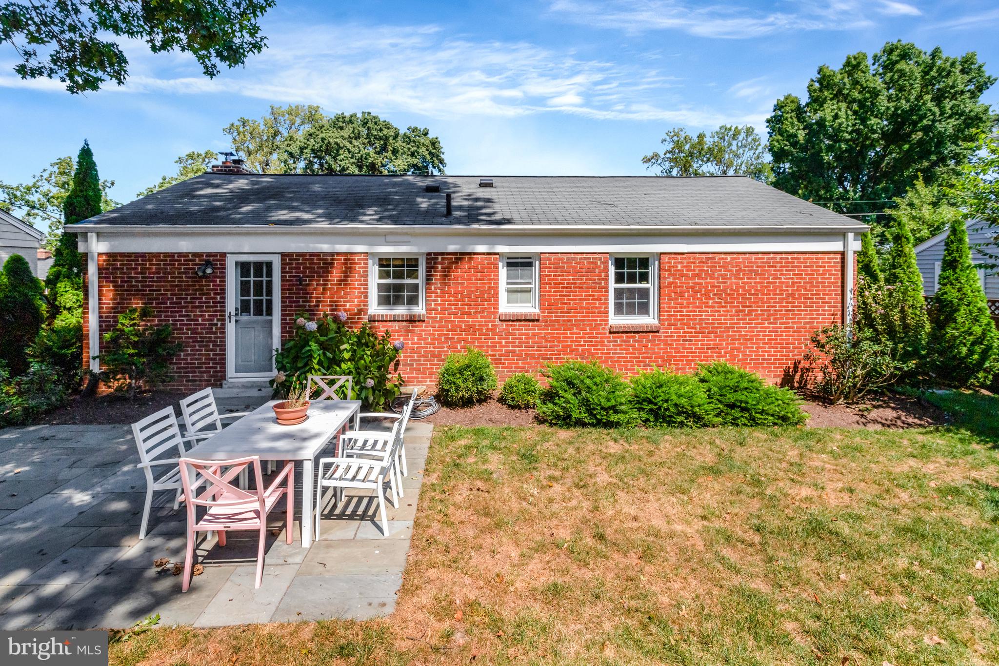 6086 9TH ROAD N