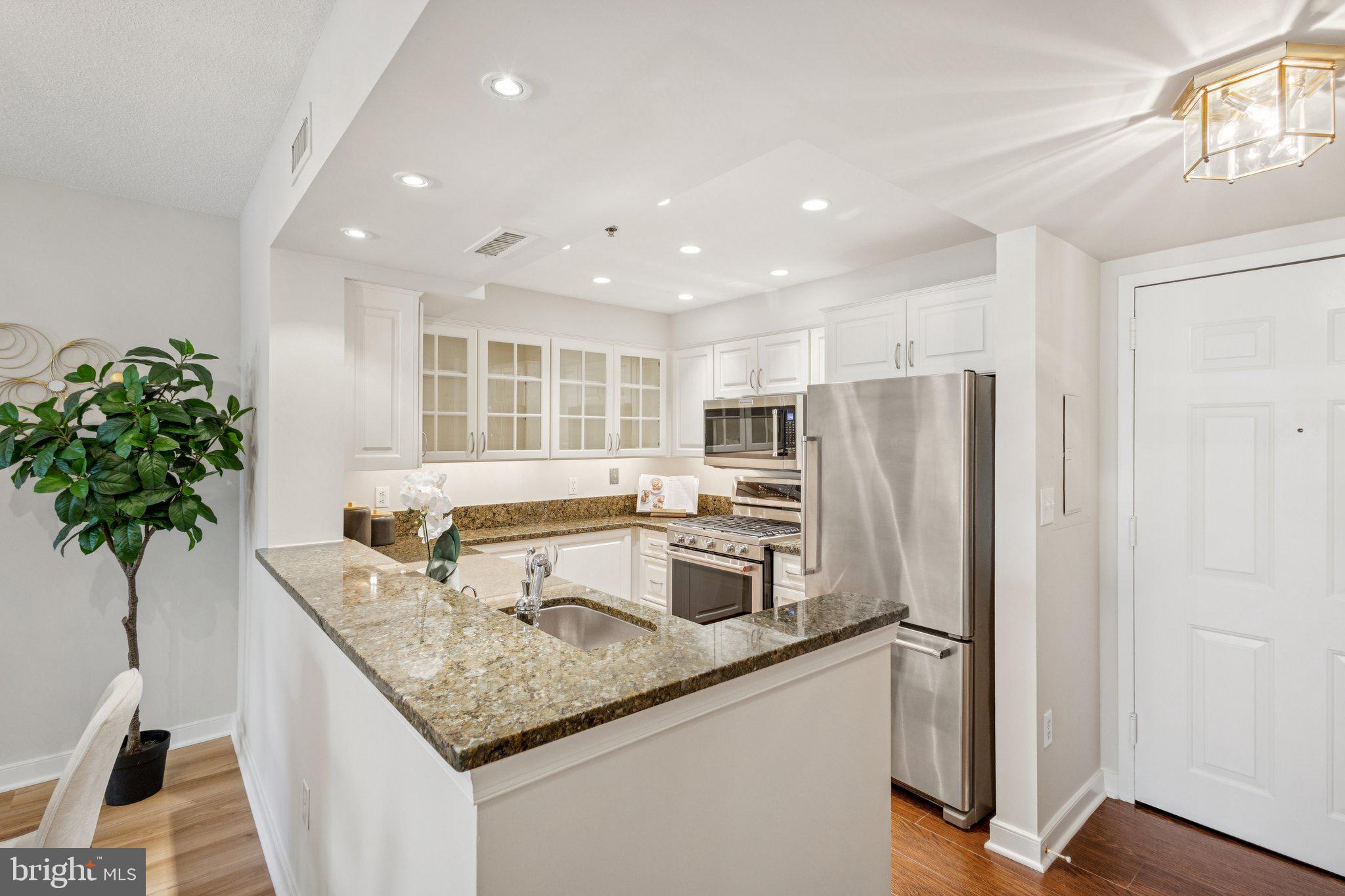 1050 N TAYLOR STREET 1-208